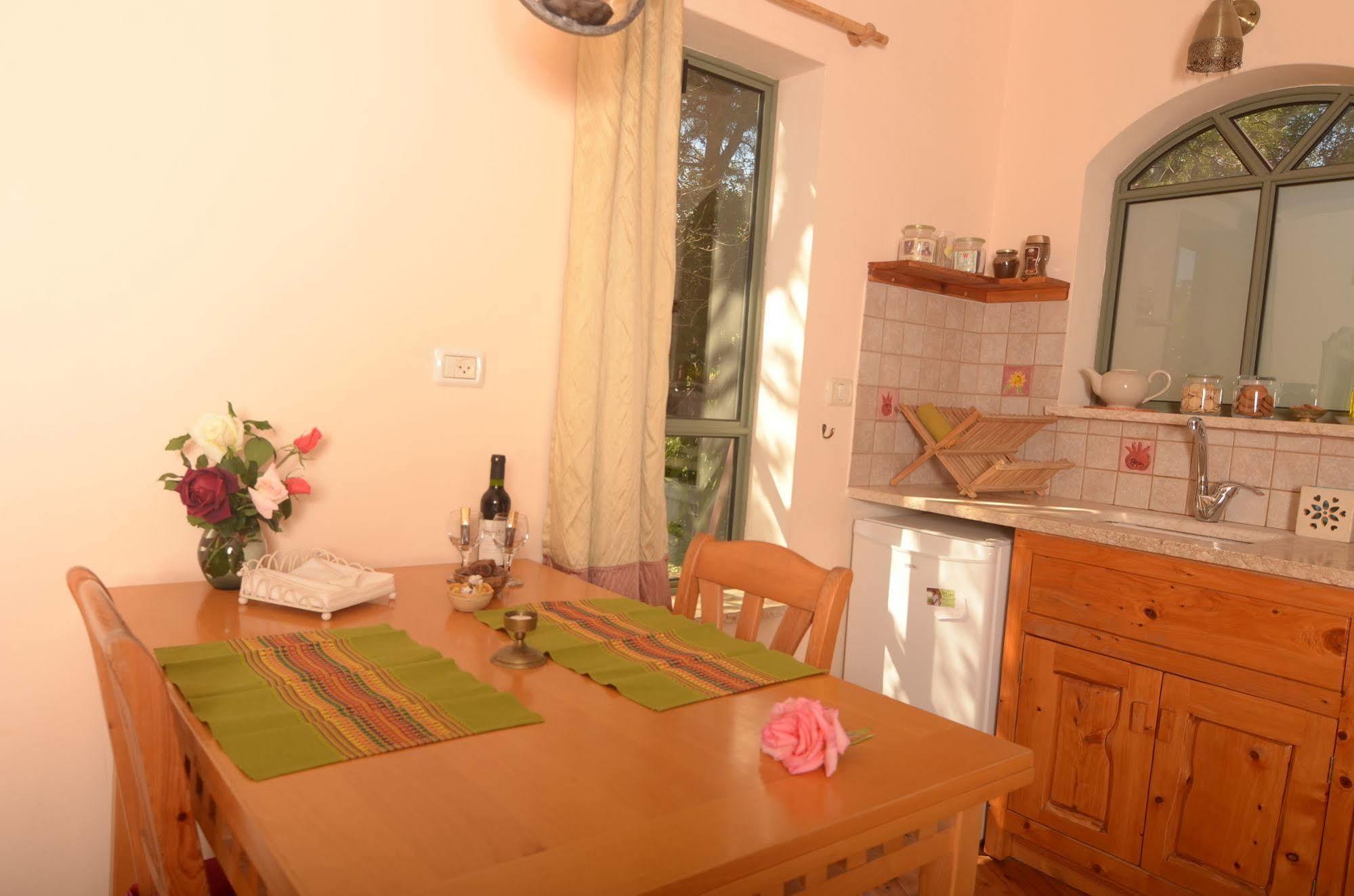 Rose Garden - Gan Vradim Villa Amirim Ngoại thất bức ảnh