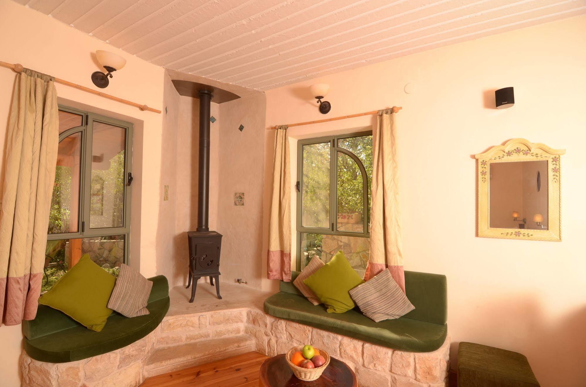 Rose Garden - Gan Vradim Villa Amirim Ngoại thất bức ảnh