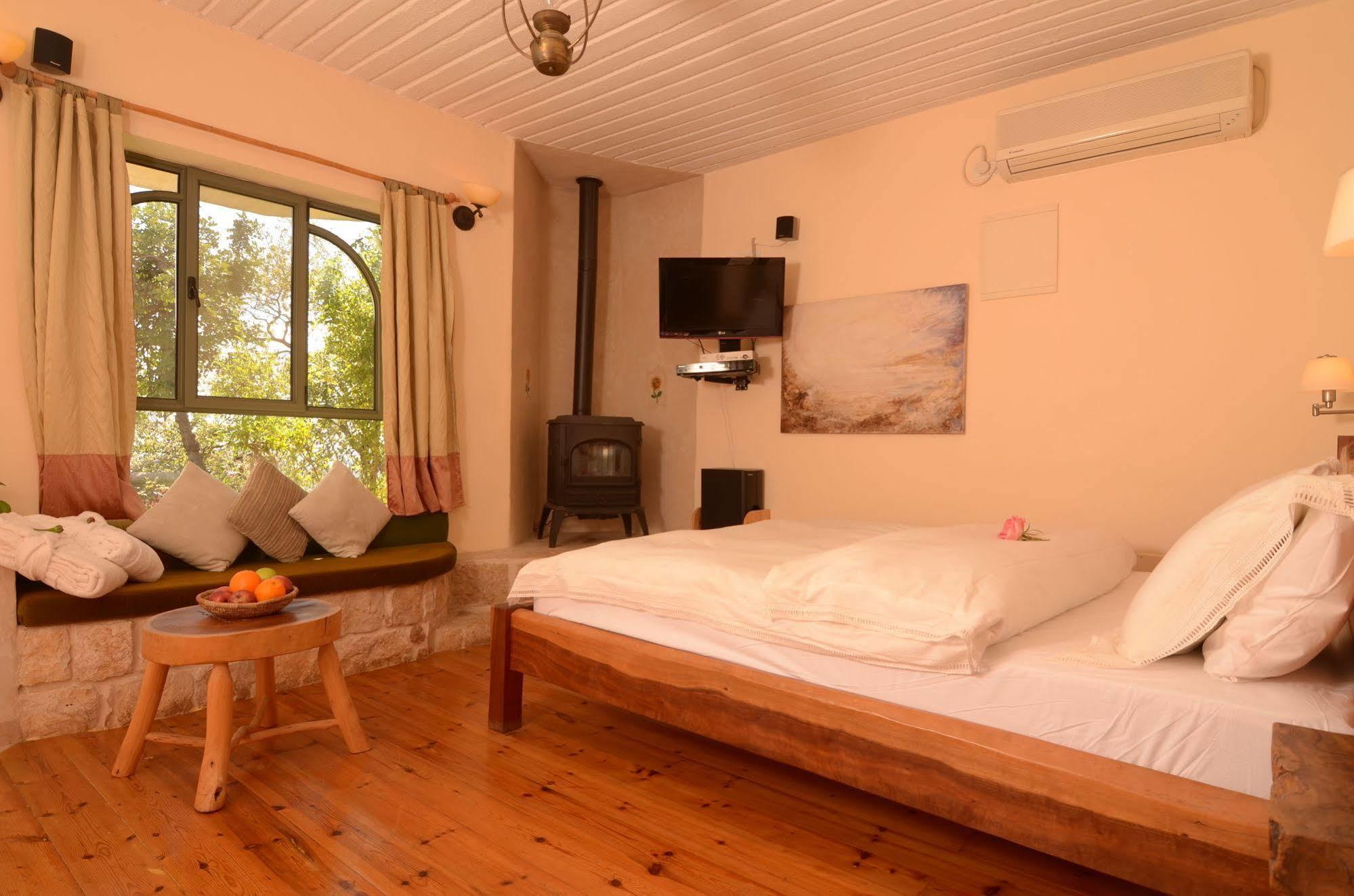 Rose Garden - Gan Vradim Villa Amirim Ngoại thất bức ảnh