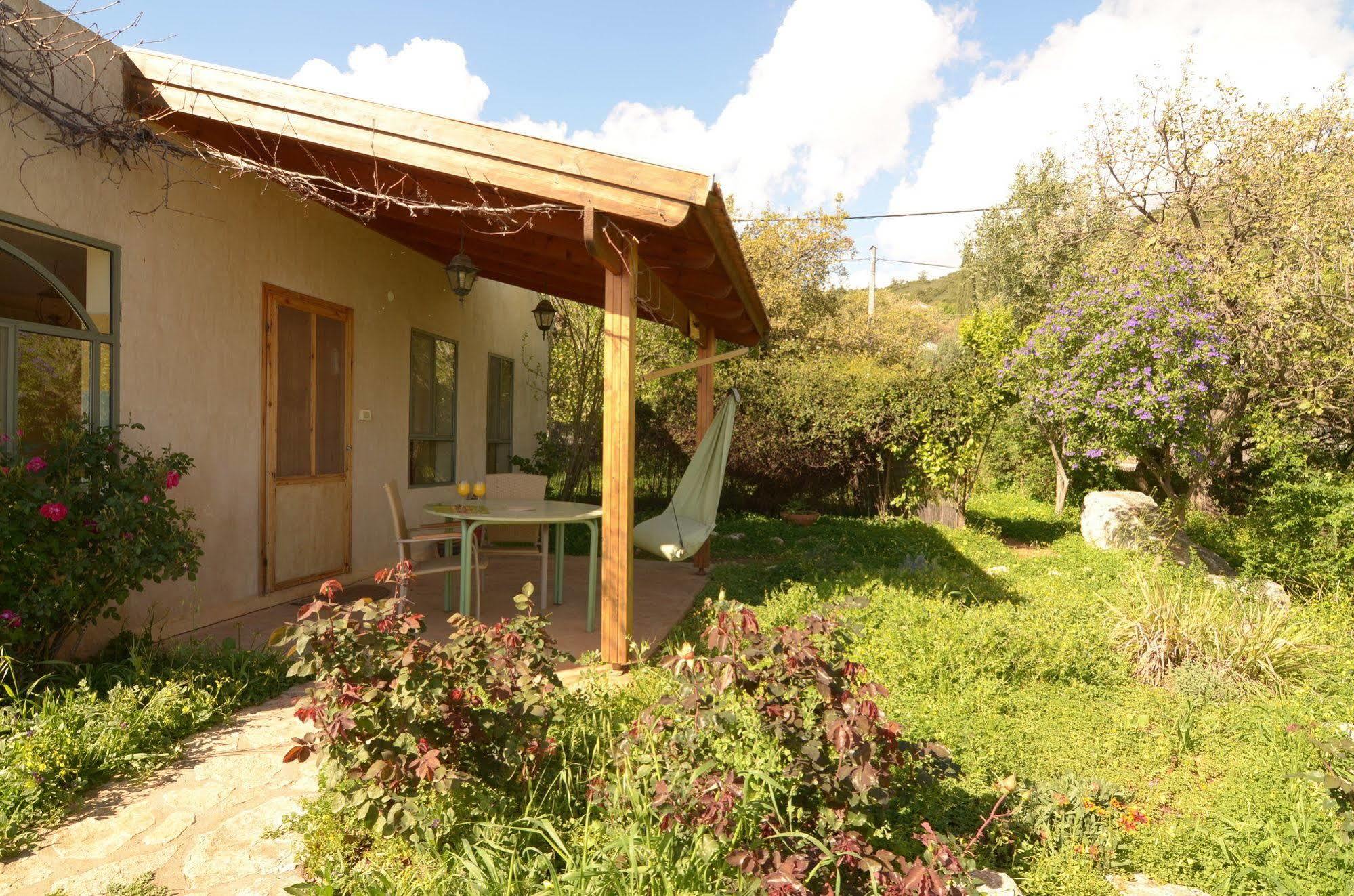 Rose Garden - Gan Vradim Villa Amirim Ngoại thất bức ảnh